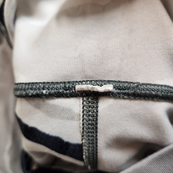 Lululemon True Self Crop Bleacher Stripe White Black 2 - Picture 8 of 8